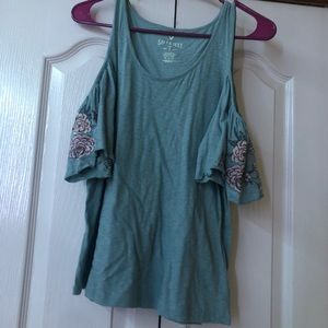 American Eagle Cold-Shoulder Cutout w/ Floral